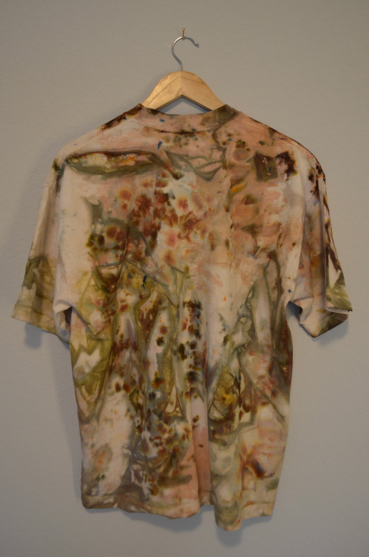 SIZE LARGE
